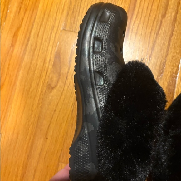 Crocs size 9 Rare pair😍 - Picture 5 of 9